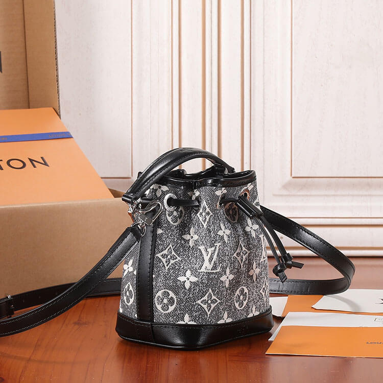 Replica LV Nano Noe M46449 (3)