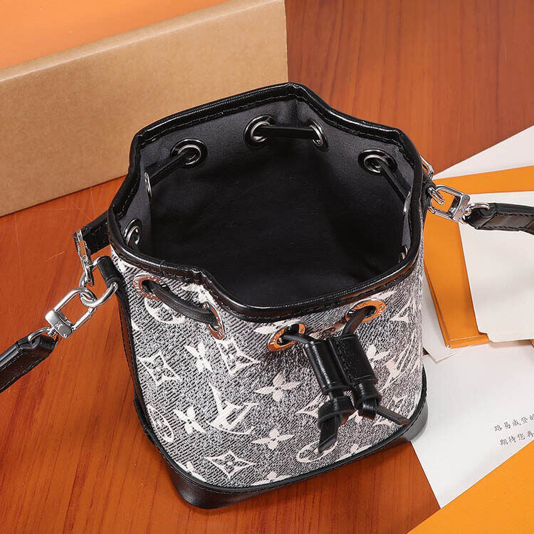 Replica LV Nano Noe M46449 (6)