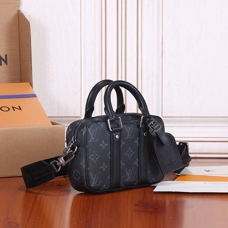 Replica LV Nano Porte Documents Voyage M82770 (3)