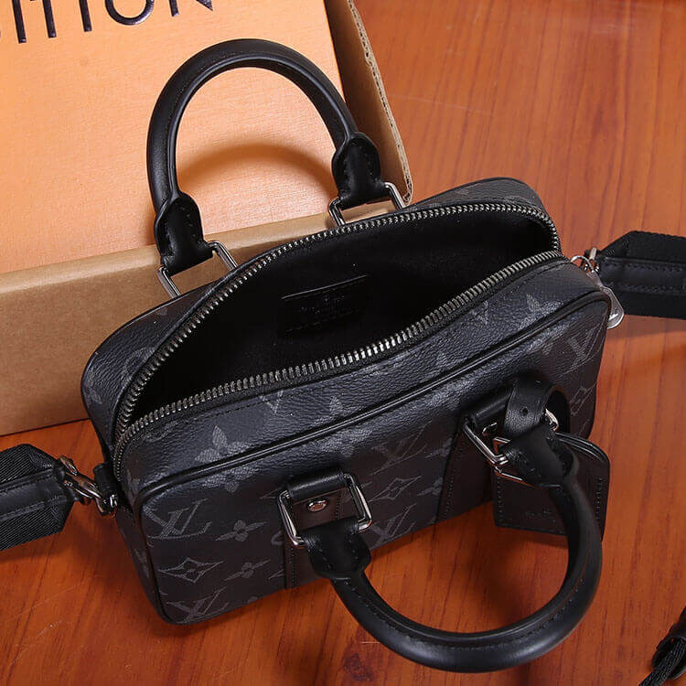 Replica LV Nano Porte Documents Voyage M82770 (6)