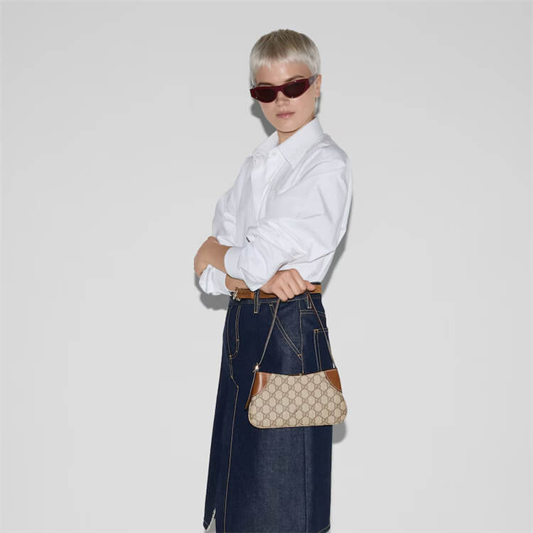 Replica Gucci GG Emblem Super Mini Shoulder Bag 820696 FAD6L 9758 (8)