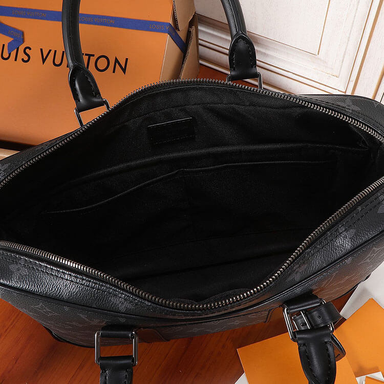 Replica LV Porte-Documents Voyage PM M46457 (6)