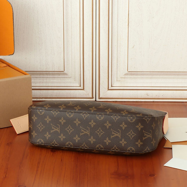 Replica LV Slouchy PM M11952 (5)
