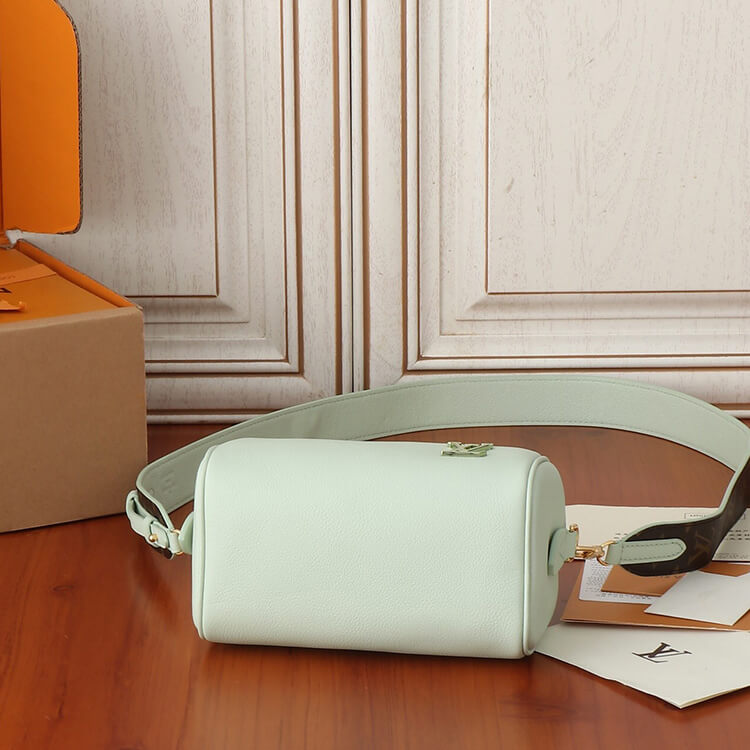 Replica LV Speedy 18 LV&I M24604 (5)