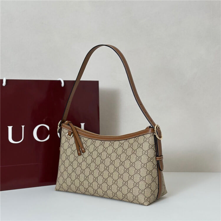 Replica Gucci GG Emblem Medium Shoulder Bag 847449 FAD6L 9758 (3)