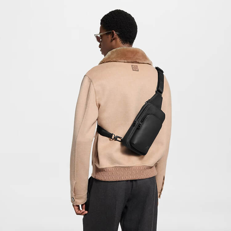 Replica LV Avenue Slingbag PM M15255 (7)