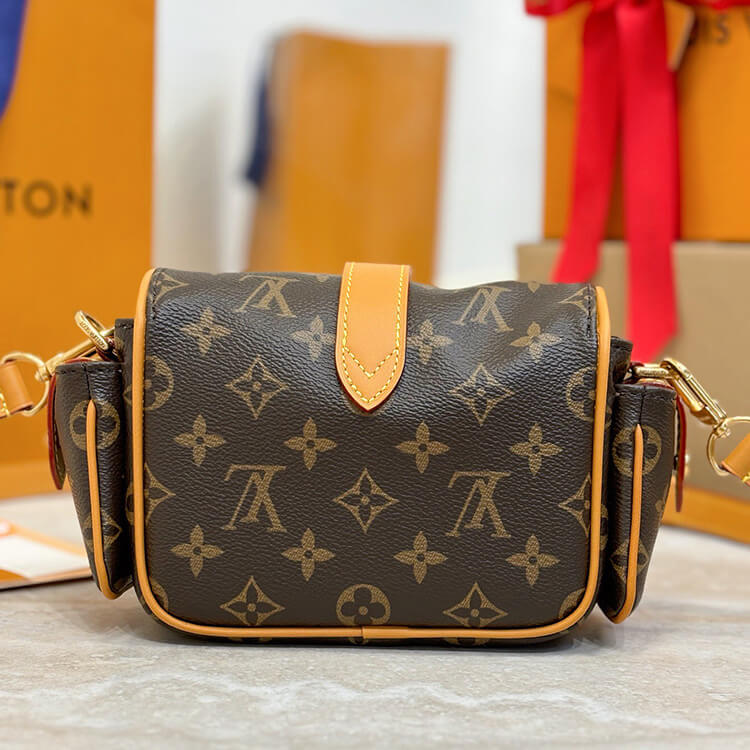 Replica LV Cargo Wearable Wallet M14742 (4)