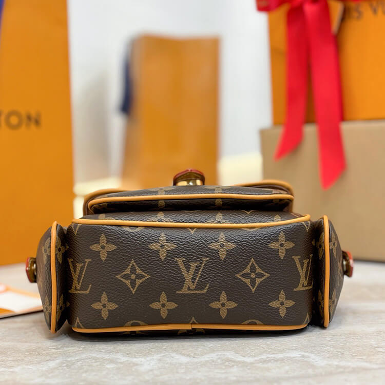 Replica LV Cargo Wearable Wallet M14742 (5)
