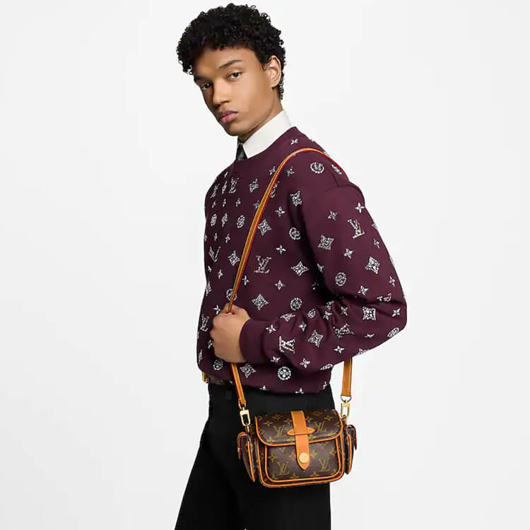 Replica LV Cargo Wearable Wallet M14742 (8)