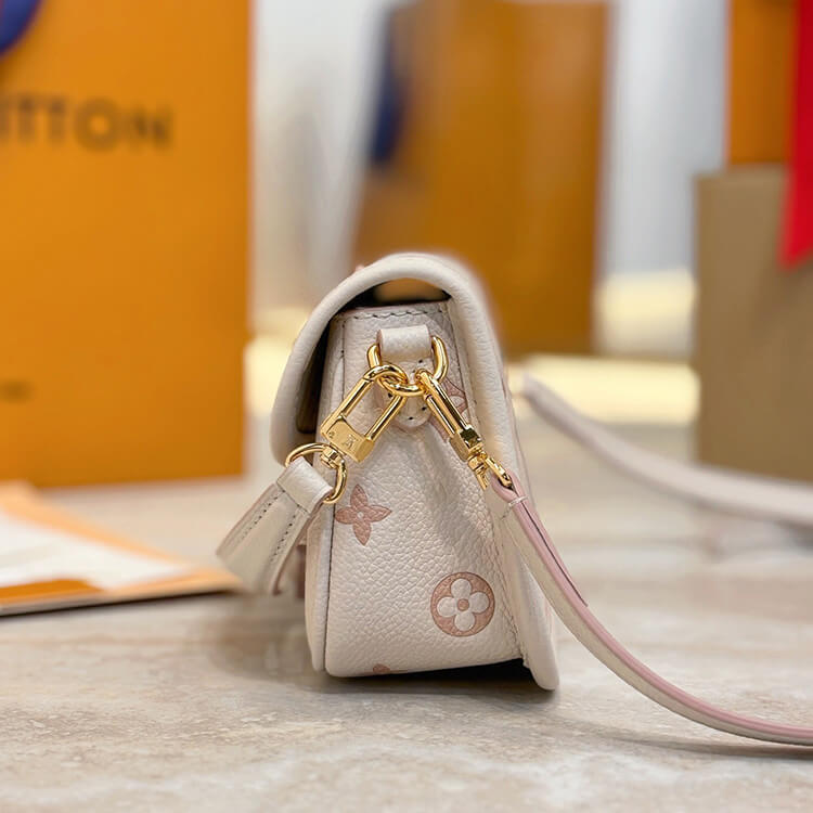 Replica LV Nano Diane M13642 (3)