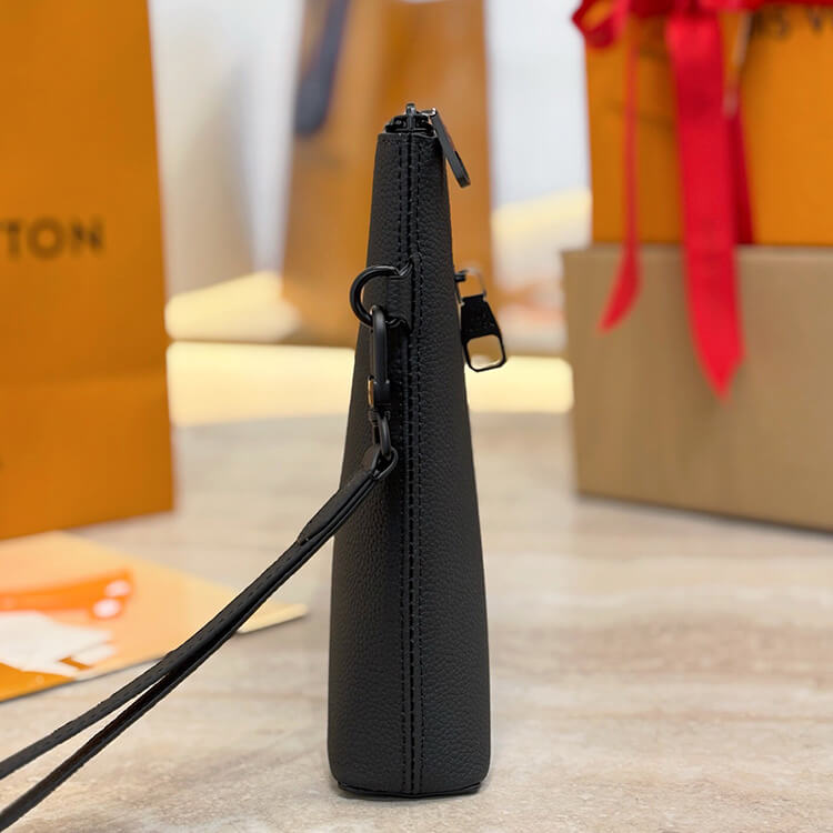 Replica LV Takeoff Pouch M25955 (3)